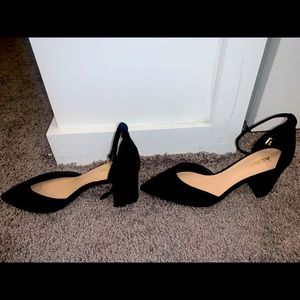 Aldo black pointy toe heels w ankle strap